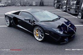 LAMBORGHINI LP-700-4 ROADSTER